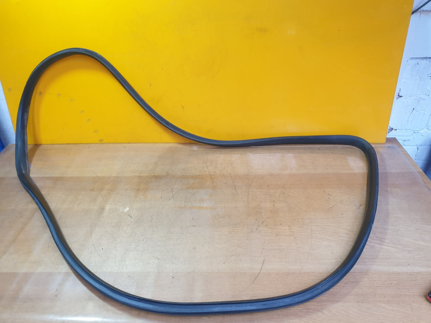 ✅2022 TESLA MODEL Y FRONT LEFT DOOR SEAL + WARRANTY A172 - Image 4