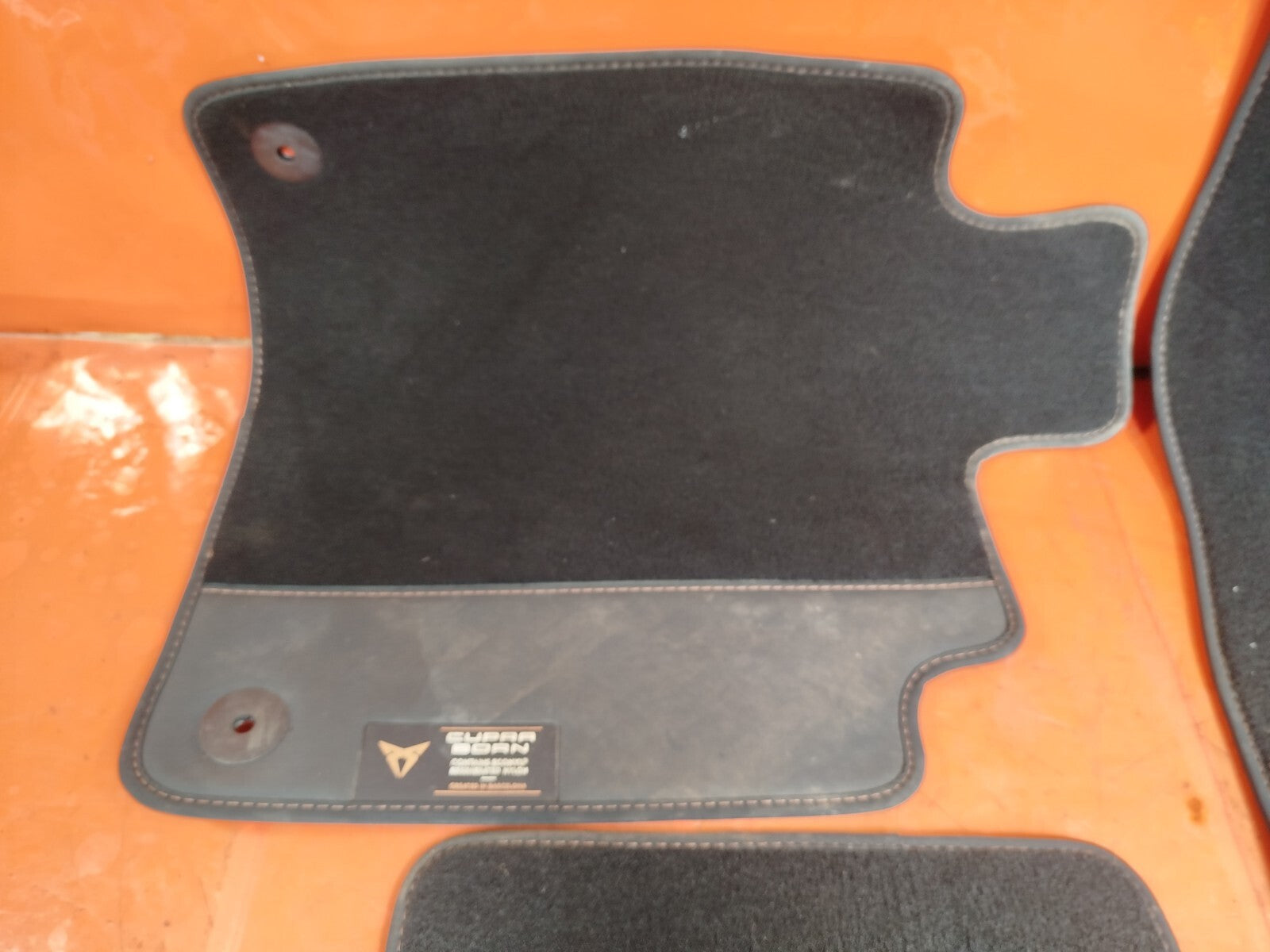✅CUPRA BORN V2 Ev 2023 INTERIOR FLOOR MAT SET 10E093990B Warranty A272 - Image 9