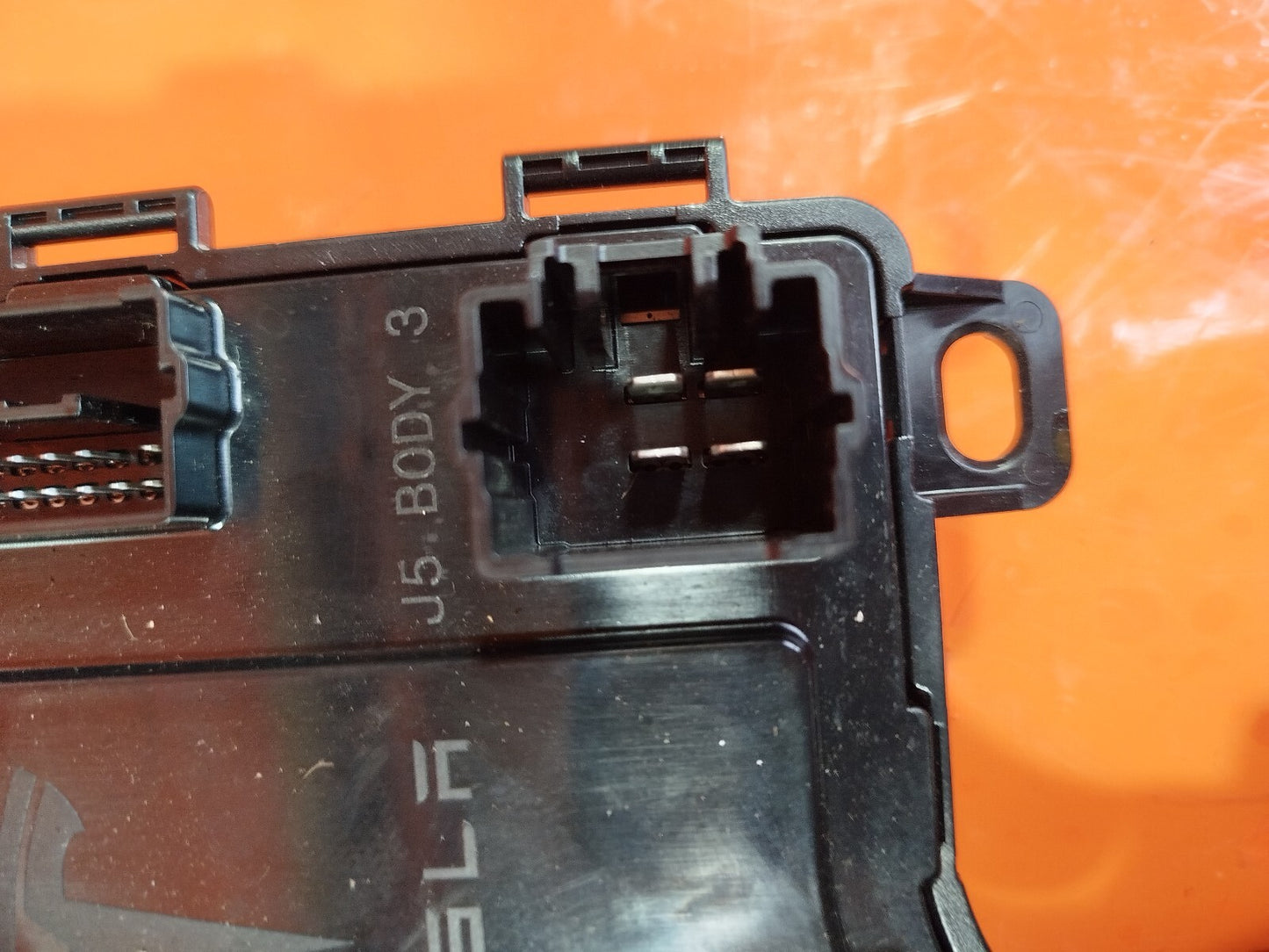 ✅Tesla Model 3 Long Range 2020 FRONT RIGHT FUSE BOX 1462525-00-D 1461511-00-B - Image 5