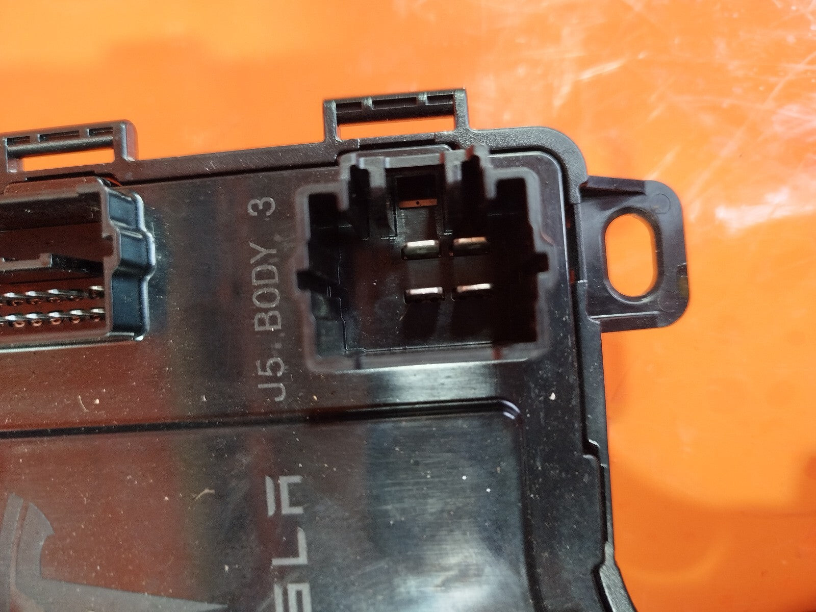 ✅Tesla Model 3 Long Range 2020 FRONT RIGHT FUSE BOX 1462525-00-D 1461511-00-B - Image 5