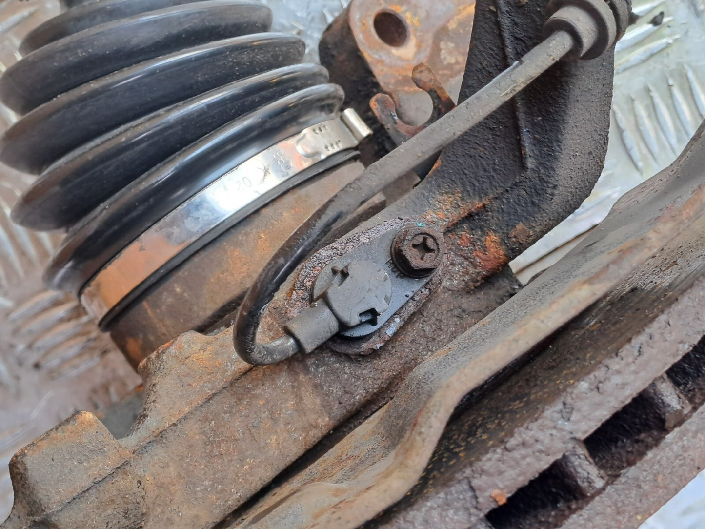 ✅2013 SSANGYONG KORANDO S 2.0D FRONT RIGHT WHEEL HUB + WARRANTY A282 - Image 6