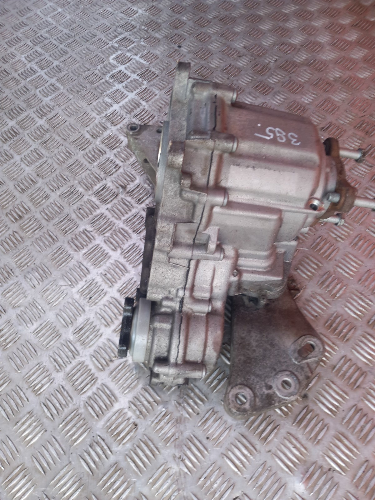 2013 BMW 3 Series F30 Transfer Case Box 8643153 Warranty A395 - Image 4