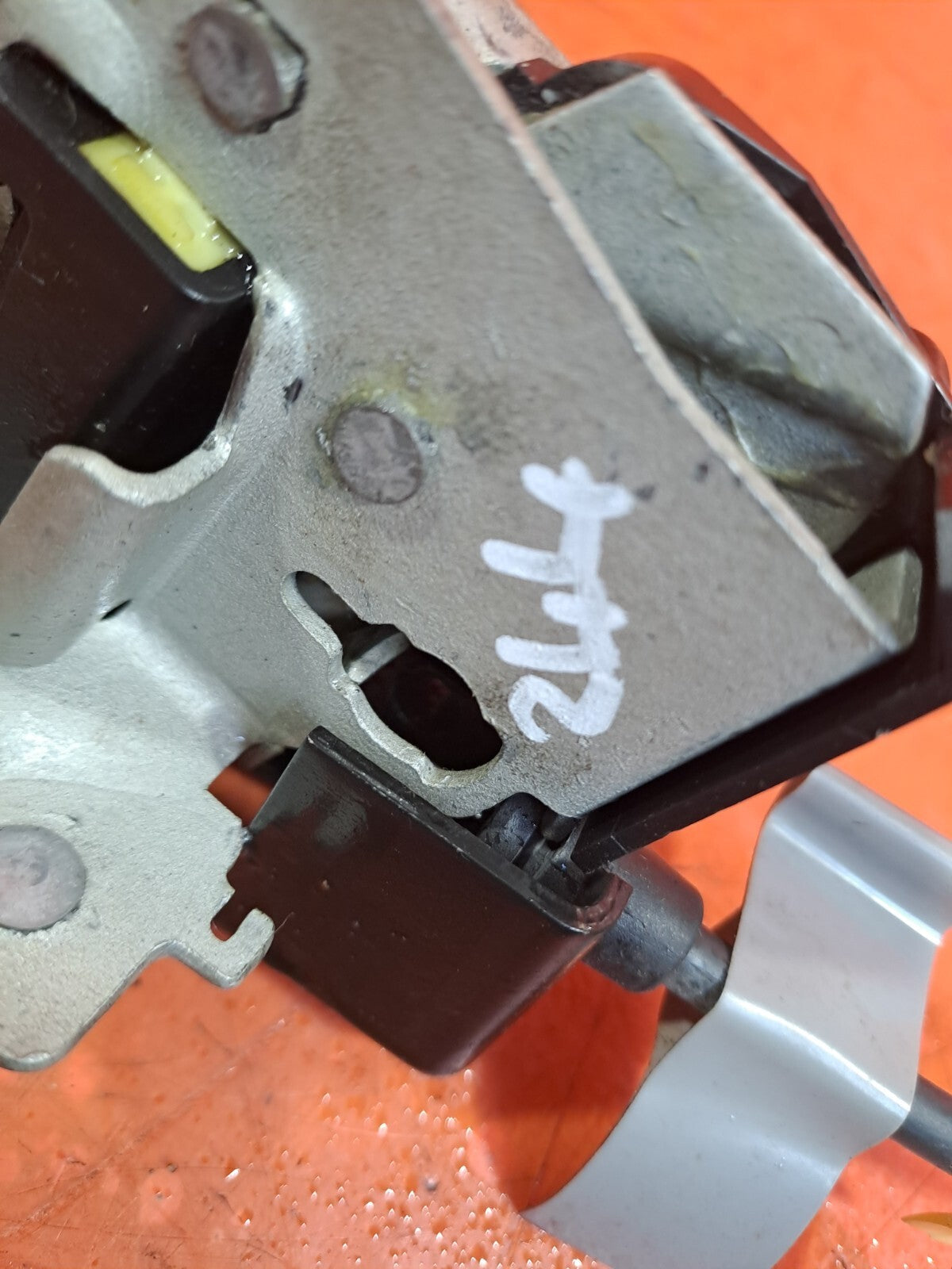 ✅2010 LAND ROVER DISCOVERY 4 L319 TAILGATE LOCK CATCH 3027655 + WARRANTY - Image 4