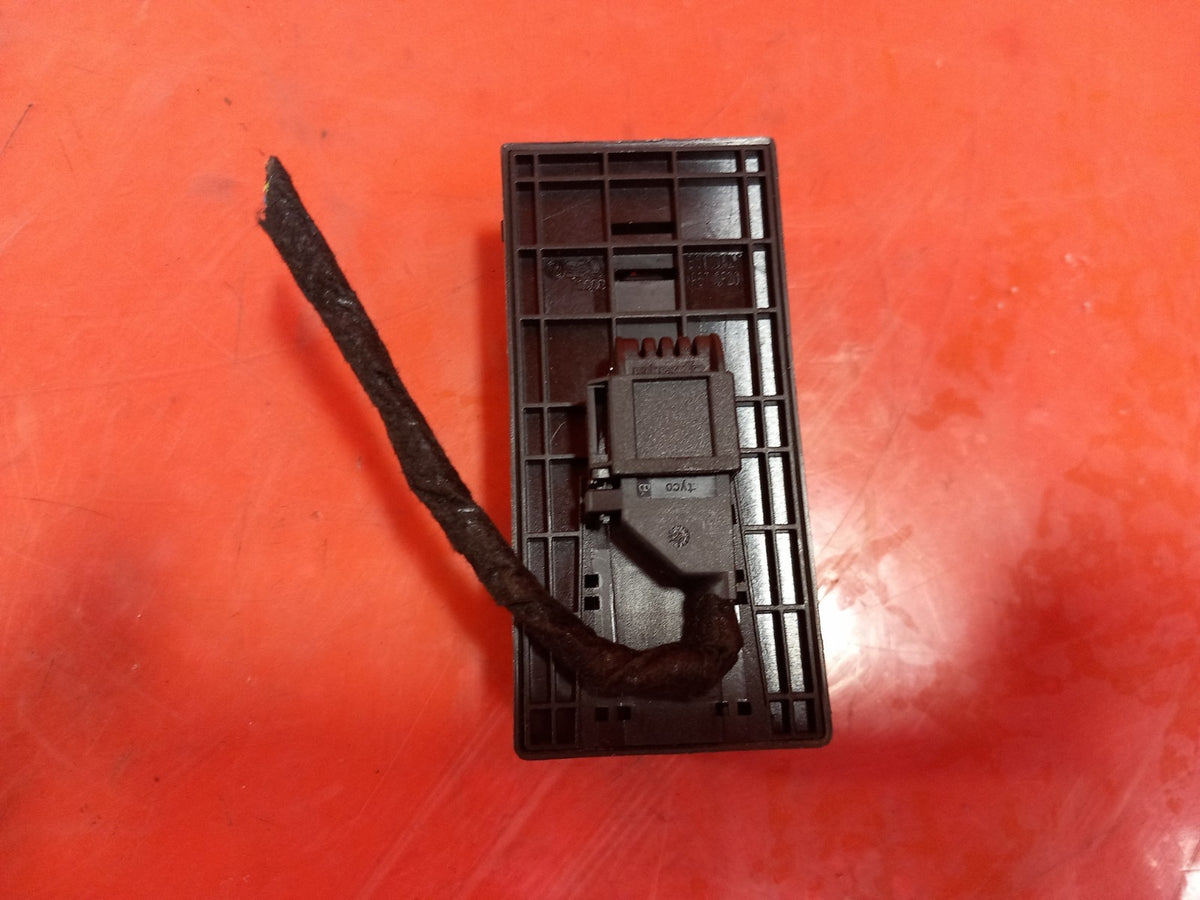 ebay-src:https://i.ebayimg.com/00/s/mtiwmfgxnjaw/z/edqaaeswwg9qhbl3/$_57.jpg