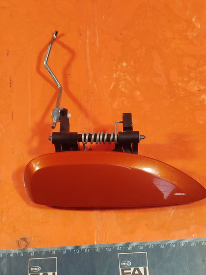 ✅2024 DACIA DUSTER JOURNEY REAR RIGHT EXTERIOR DOOR HANDLE ORANGE +WARRANTY A364 - Image 1