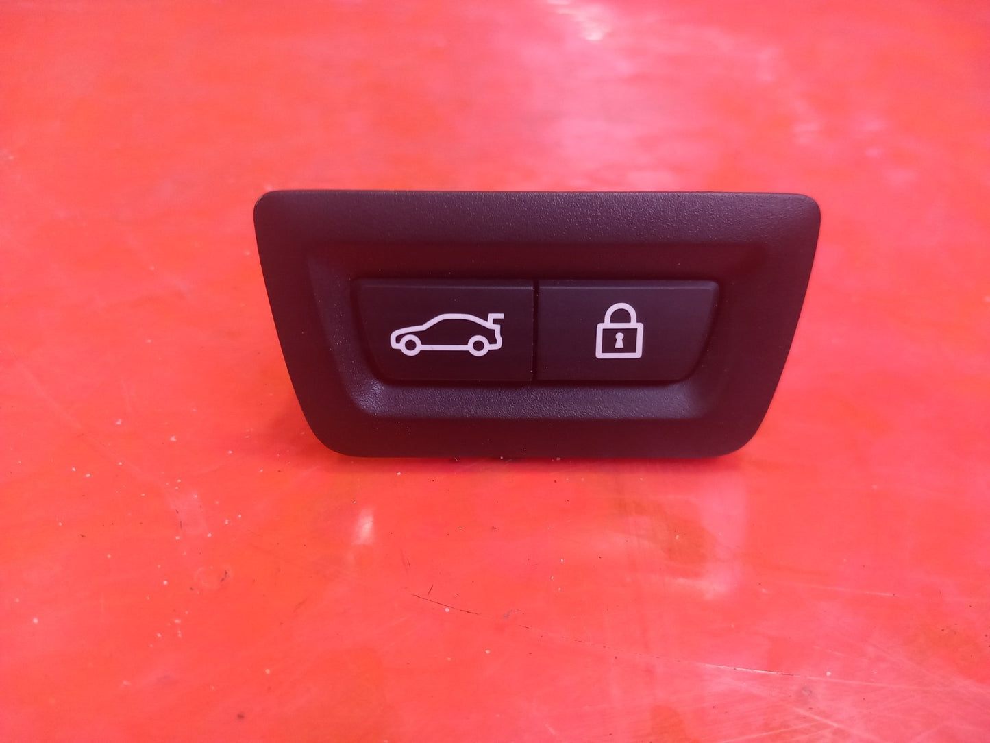 BMW X3 G01 M40D 3.0 Diesel 2019 Tailgate Button Switch 9275121 Warranty A393 - Image 2