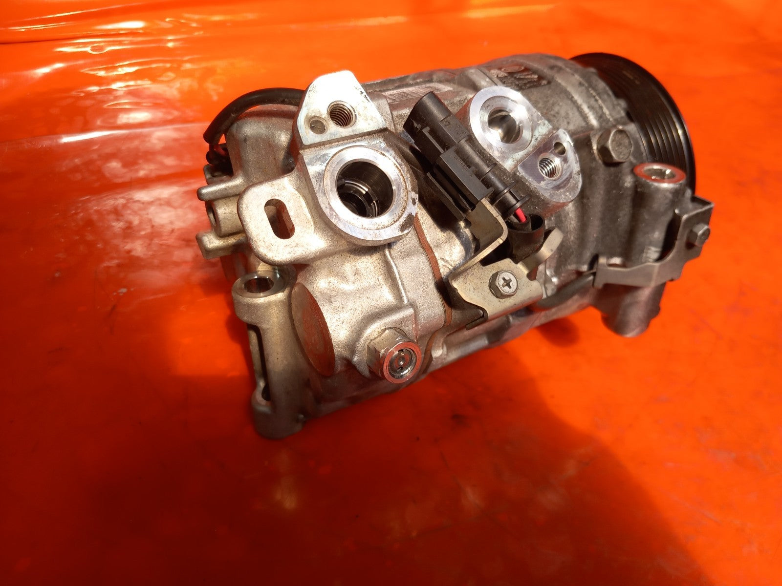 2025 Land Rover Defender L663 A/C Compressor Pump M8A2-19D629-CB Warranty A396 - Image 5