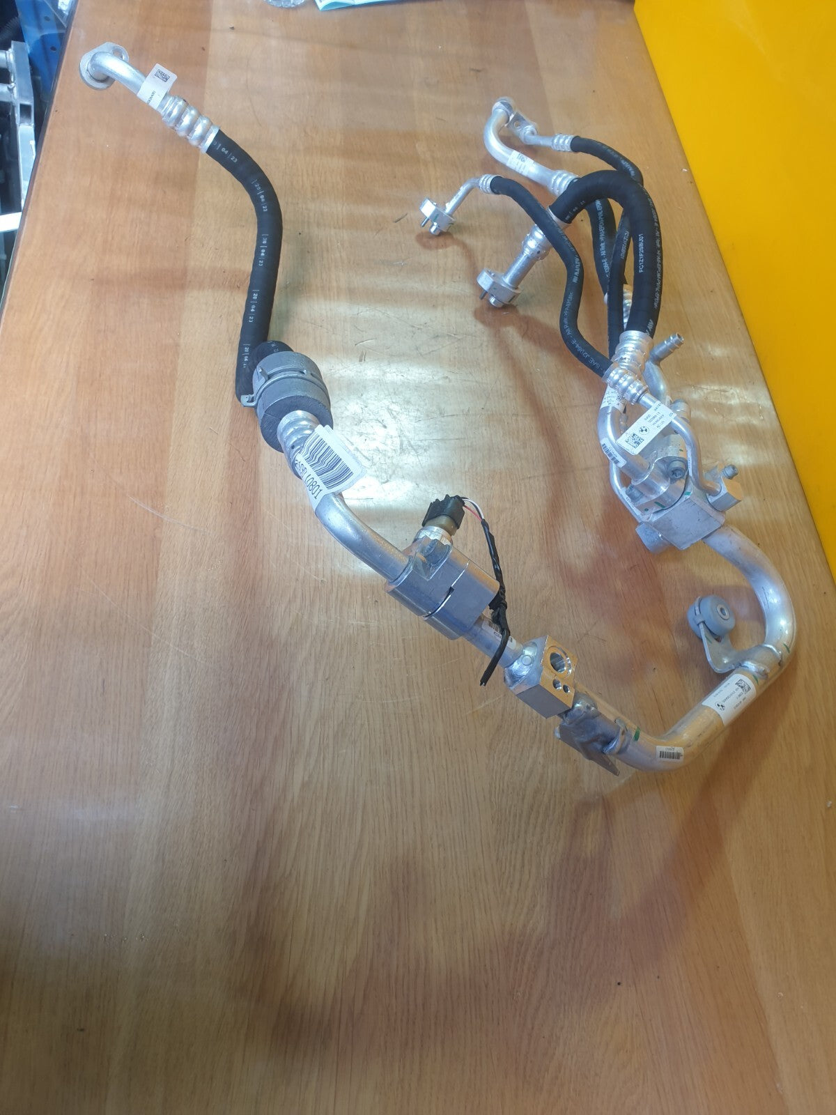 ebay-src:https://i.ebayimg.com/00/s/mtywmfgxmjaw/z/~4qaaosww1lmbcmp/$_57.jpg