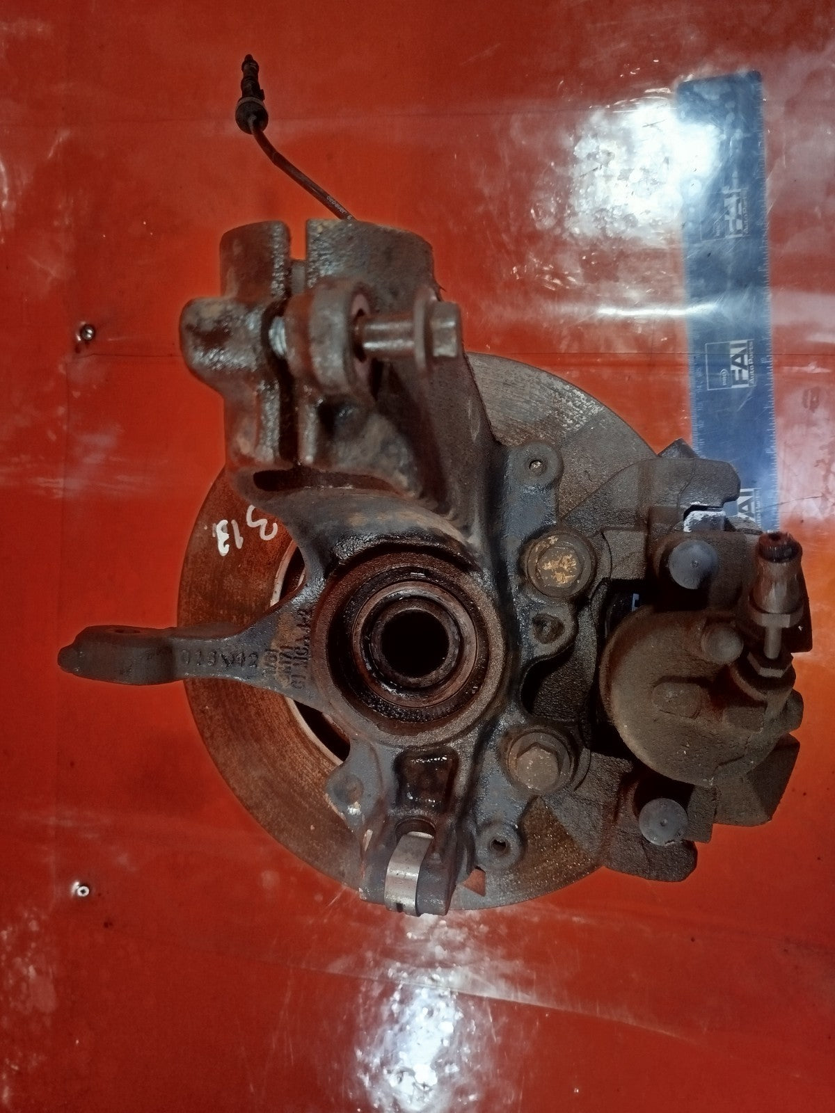 ✅2013 FORD FOCUS MK3 TITANIUM X FRONT LEFT WHEEL HUB AV61-3K171-C +WARRANTY A313 - Image 5