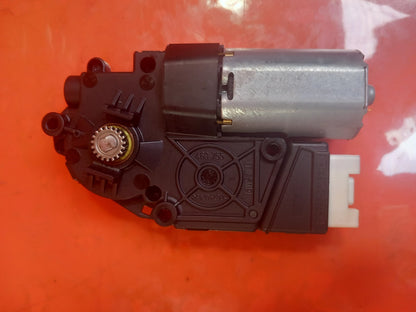 Mercedes W204 2011-2014 Sunroof Motor A2049064102 Warranty xAA - Image 10