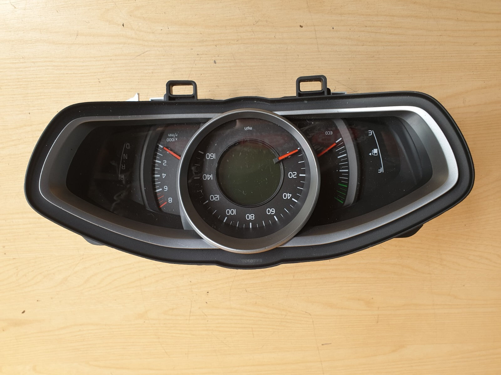 Volvo V40 2016 1.5P Auto Instrument Cluster Speedometer 31665860 X00 - Image 1
