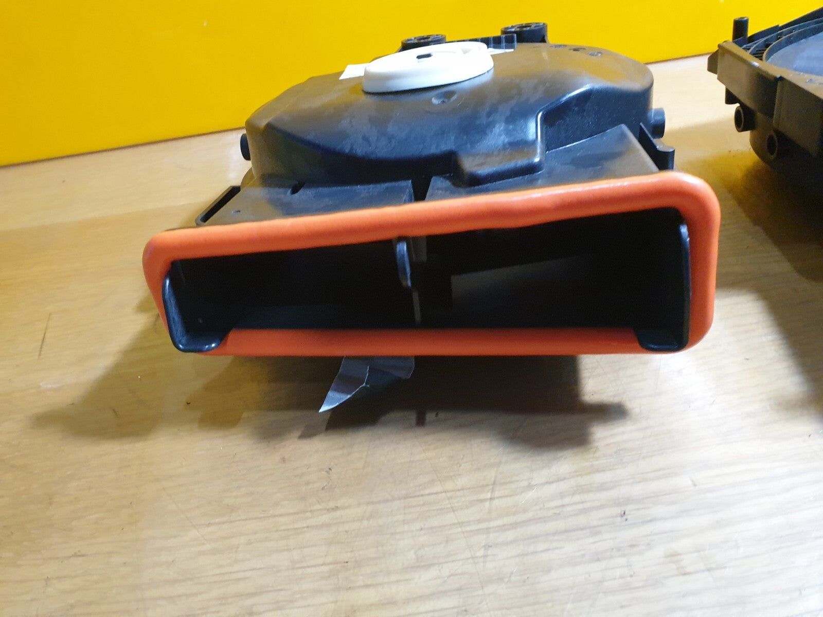 2023 BMW 1 Series F40 Subwoofer Speaker Pair Front 7927998 7927997 Warranty A151 - Image 8