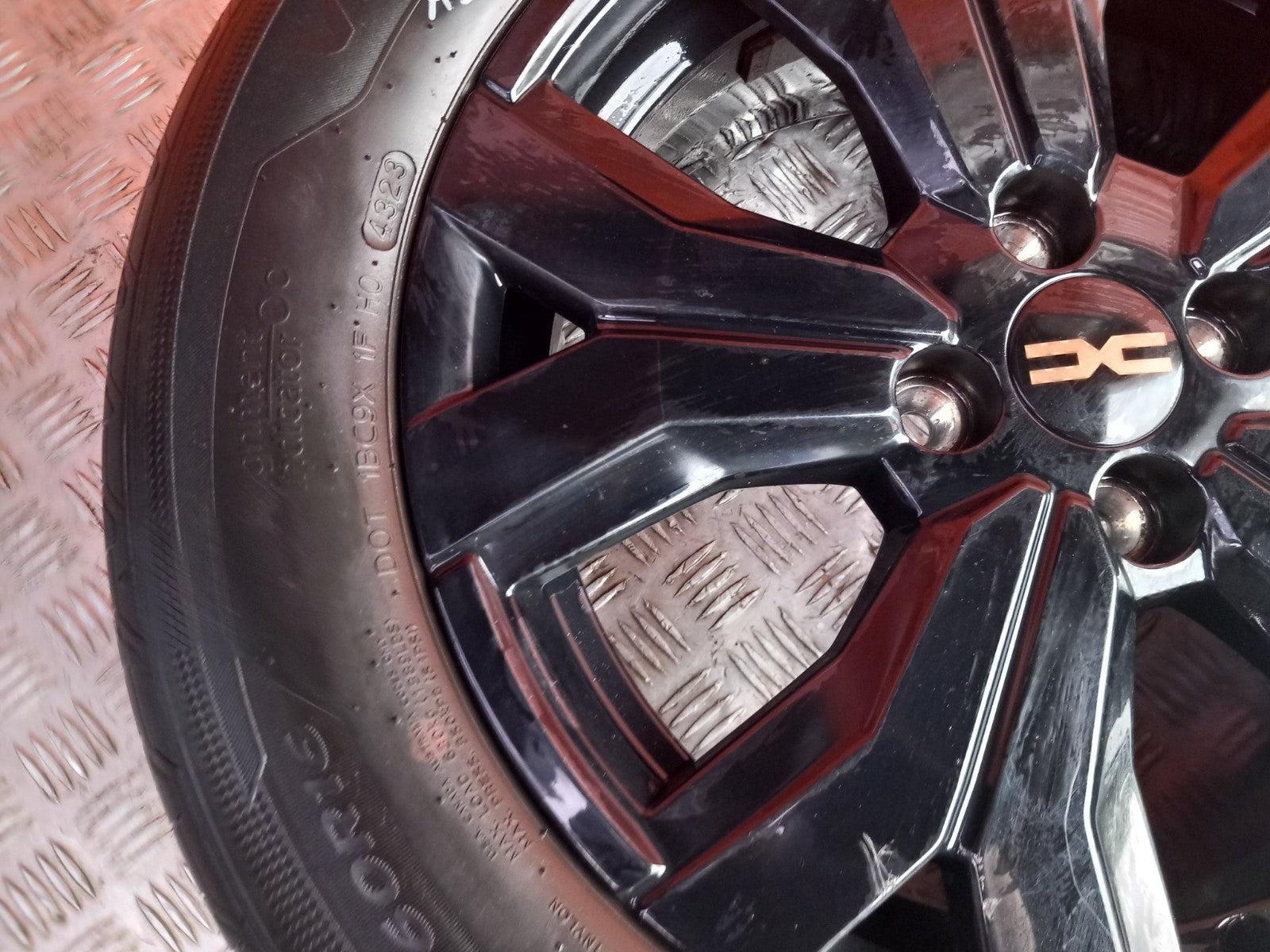 2024 Dacia Jogger Alloy Wheel with Tyre 205/60 R16 403004026R Warranty A391 - Image 4