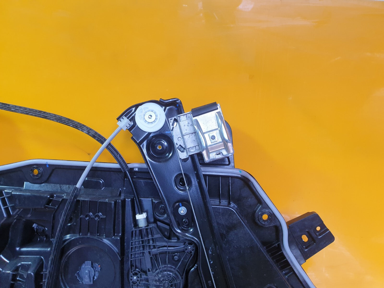 TESLA MODEL Y LO 2022 Front Right Door Window Regulator 1495509-00-E Warranty - Image 4