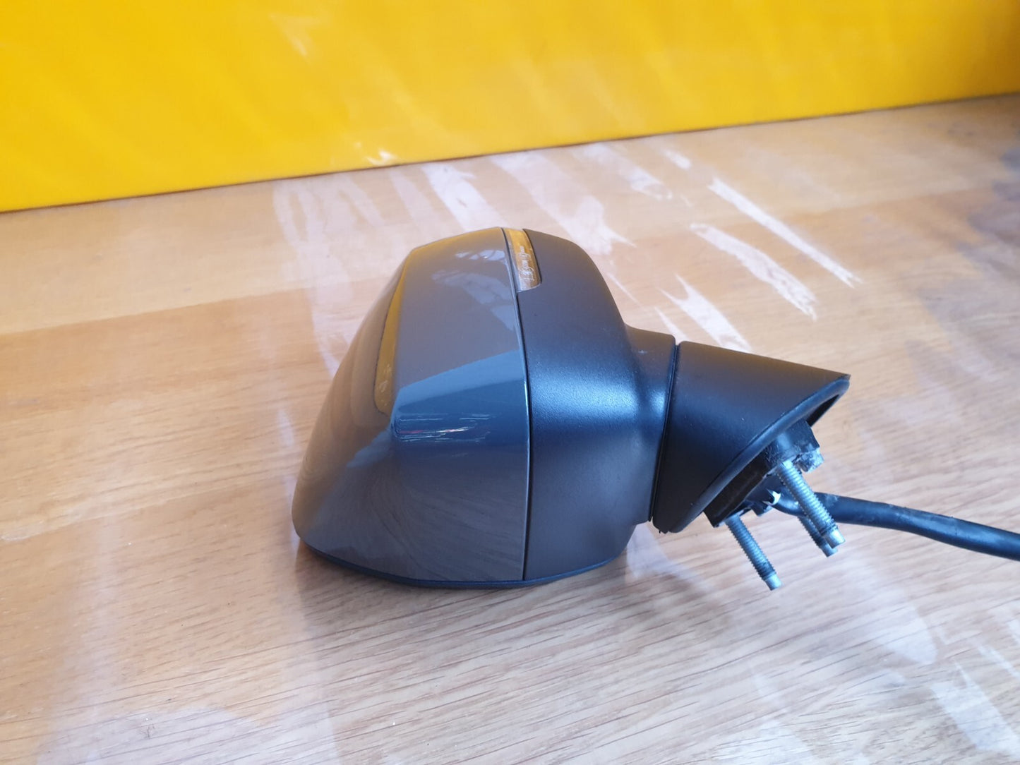 ebay-src:https://i.ebayimg.com/00/s/mtiwmfgxnjaw/z/q-oaaoswqnfk-bem/$_57.jpg