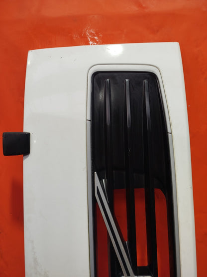 ✅VOLVO FL 5.5 DIESEL 2003 FRONT GRILLE WHITE 3954287 Warranty A324 - Image 9