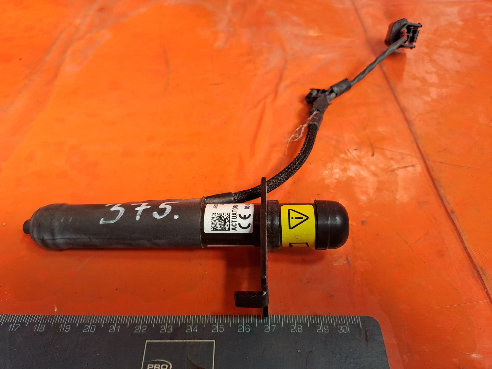 ✅2020 Jaguar I-Pace X590 Bonnet Actuator J9C3-16E634-AC A375 - Image 3