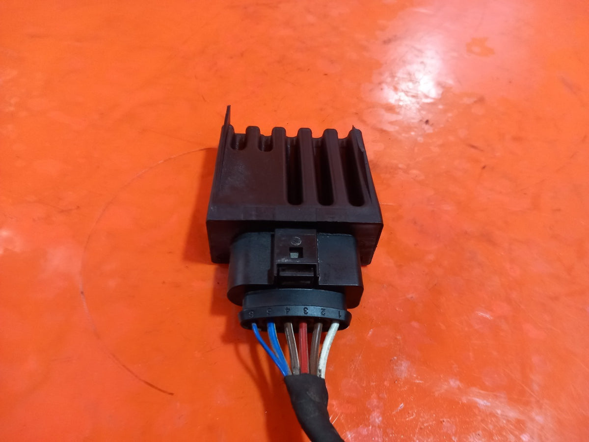 ebay-src:https://i.ebayimg.com/00/s/mtiwmfgxnjaw/z/hq0aaeswfhrqzcli/$_57.jpg