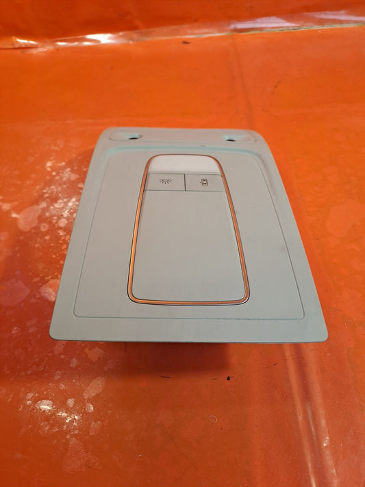 ✅AUDI A3 1.6 DIESEL 2013 INTERIOR ROOF LIGHT 8V0951177 Warranty A338 - Image 2