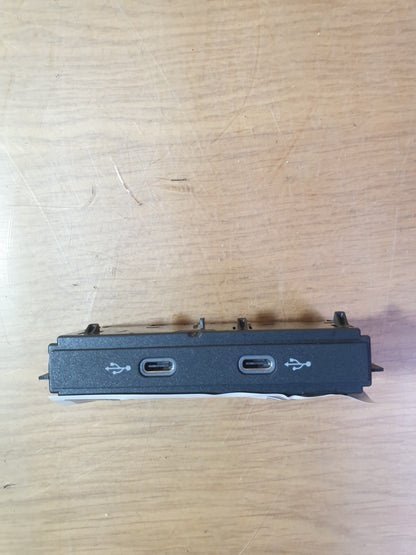 ✅2023 CUPRA FORMENTOR FRONT CENTRE CONSOLE USB-C PORT SOCKET 5NA035736 +WARRANTY - Image 3