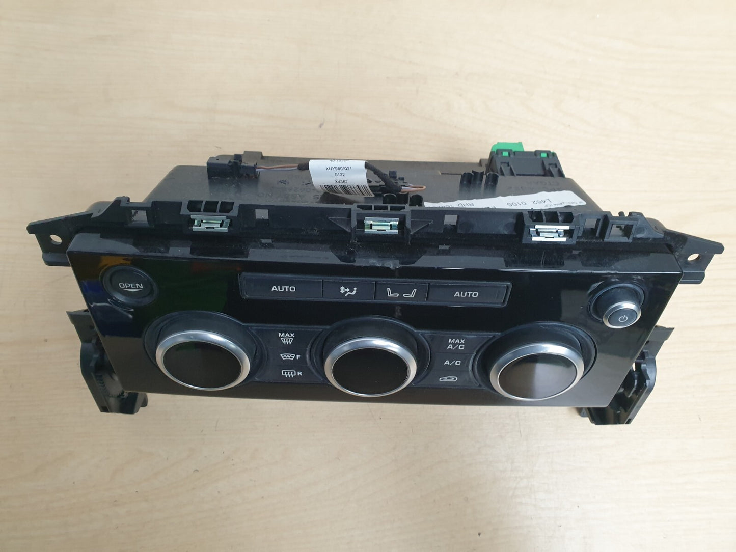 LAND ROVER DISCOVERY 5 L462 2018 AIR CON HEATER CONTROL PANEL HY3204268A - Image 4