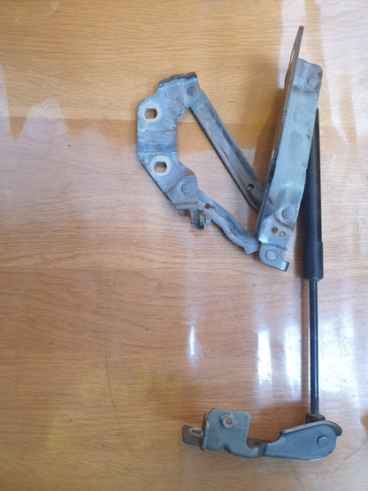 ✅2016 LAND ROVER DISCOVERY SPORT L550 BONNET HINGE & STRUT PAIR FK72-16801-AE - Image 2