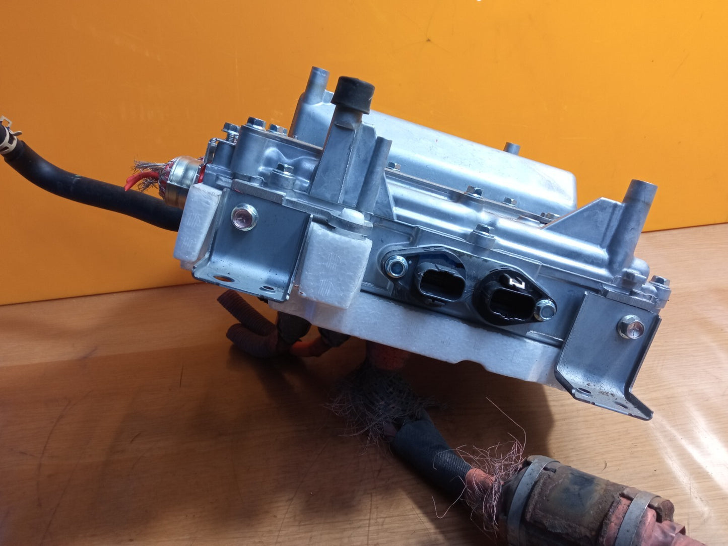 ✅Mitsubishi Outlander 2.0 PHEV Petrol Hybrid 2017 Voltage Converter 9410A130 - Image 5