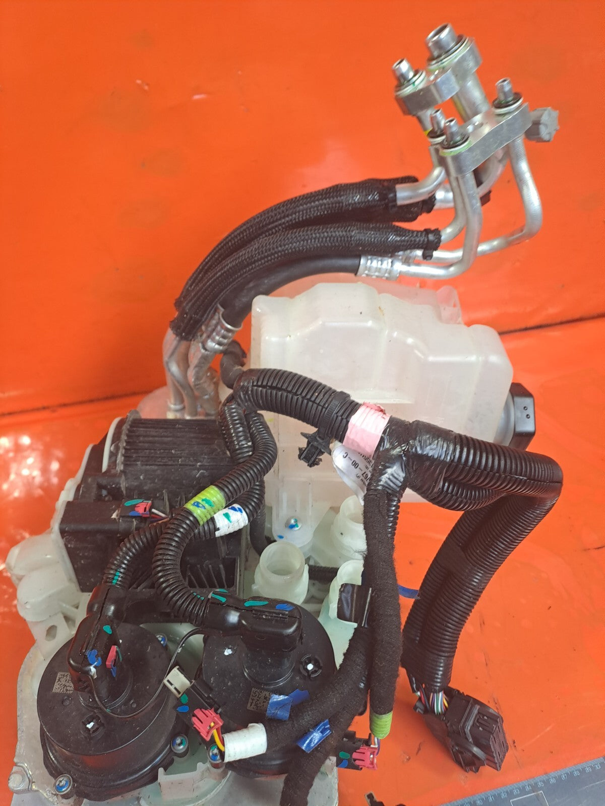 ✅2018-2025 TESLA MODEL 3 SUPERMANIFOLD OCTAVALVE ASSEMBLY 1549902-00-C +WARRANTY - Image 9