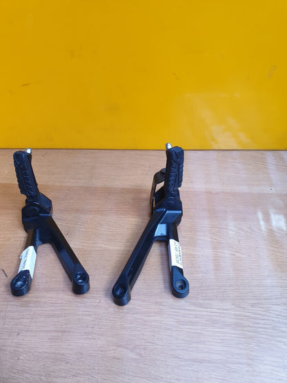✅2022 KTM RC125 Rear Pillion Footrest Pair Passenger + Warranty A148 - Image 9