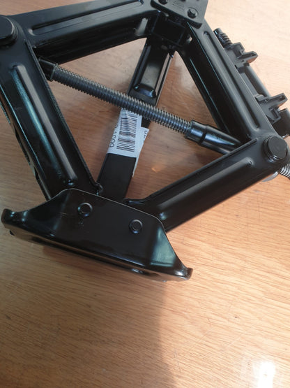 FORD FOCUS ACTIVE X 1.0 PETROL 2021 CAR JACK WITH TOW EYE JX7C17A078CA Warranty - Image 9