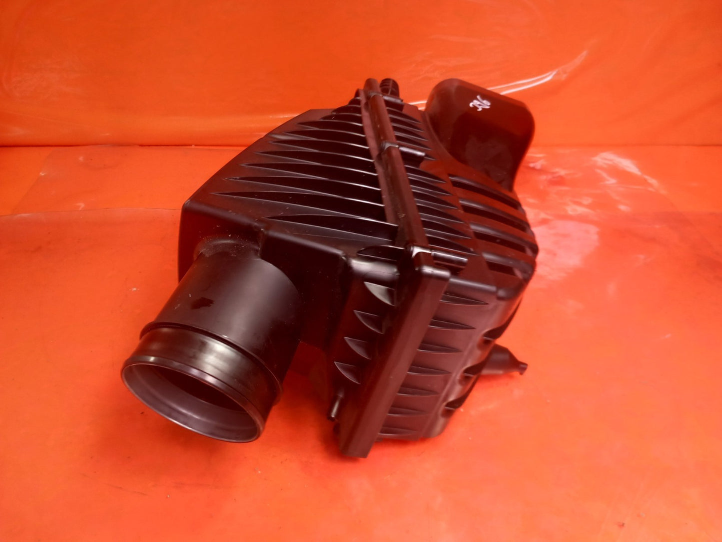 2025 Land Rover Defender L663 Air Filter Box M8B2-9H736-AA Warranty A396 - Image 6
