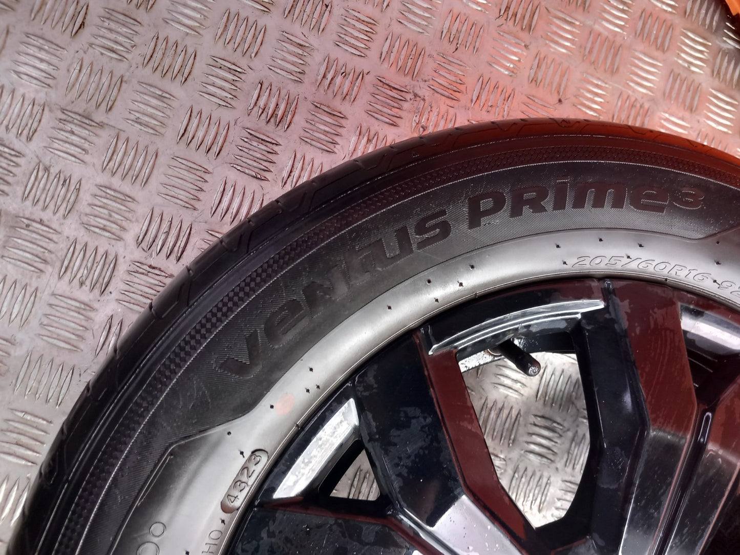 2024 Dacia Jogger Alloy Wheel with Tyre 205/60 R16 403004026R Warranty A391 - Image 9