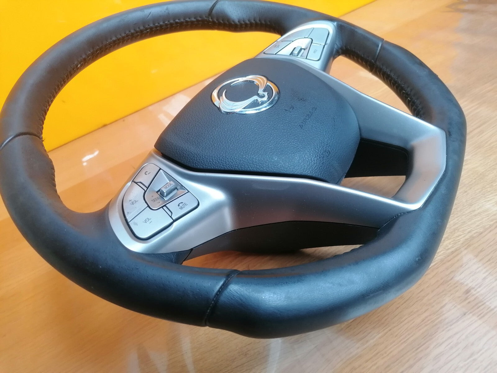 ebay-src:https://i.ebayimg.com/00/s/mtiwmfgxnjaw/z/axsaaoswppnlkl5n/$_57.jpg