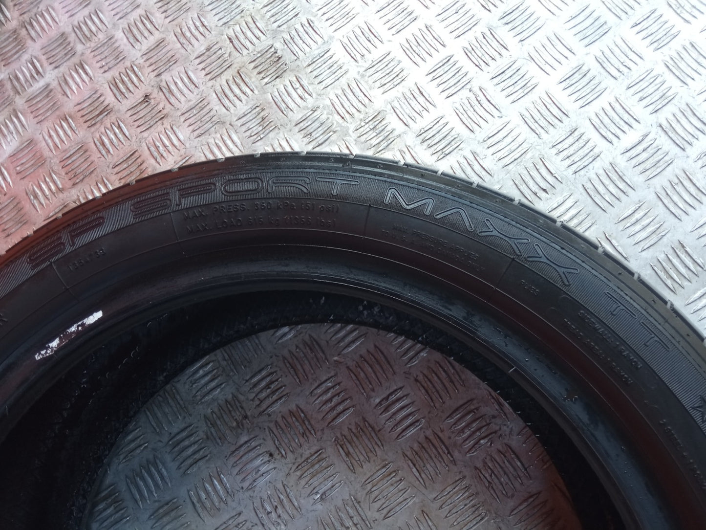 ✅Dunlop Tyre 225/45 R17 4.91 mm Warranty xAA - Image 7