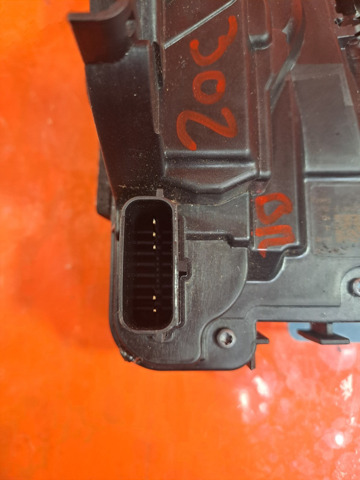 ebay-src:https://i.ebayimg.com/00/s/mtywmfgxmjaw/z/snuaaeswbupoz56-/$_57.jpg
