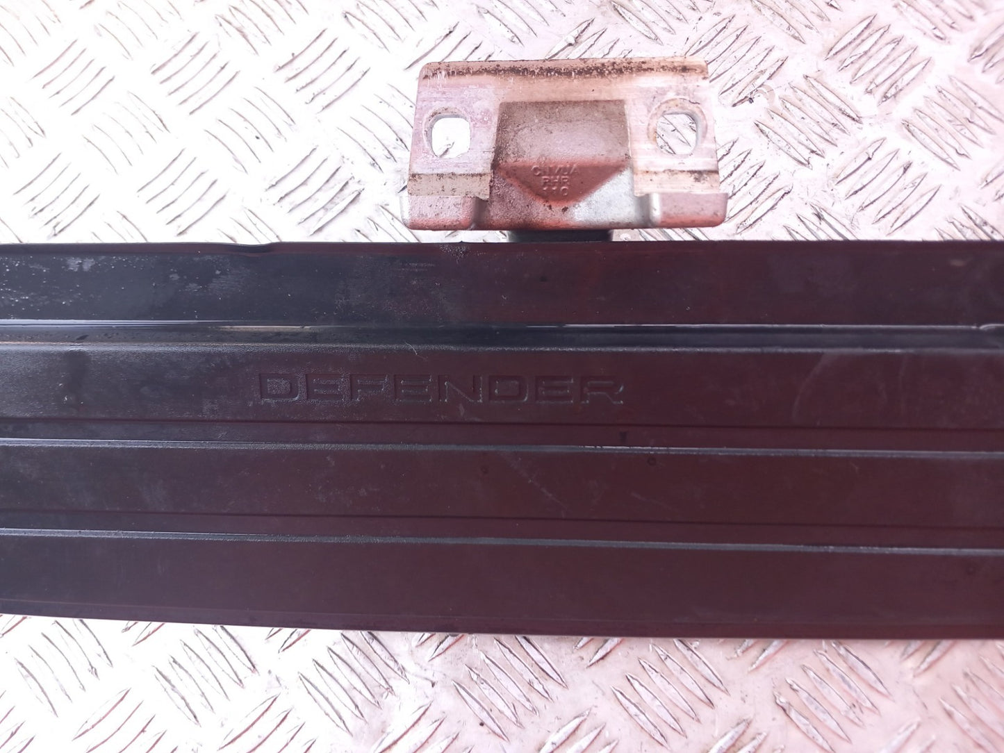 Land Rover Defender L663 3.0 Diesel 2025 Left Running Board L8BM16490CC A396 - Image 6