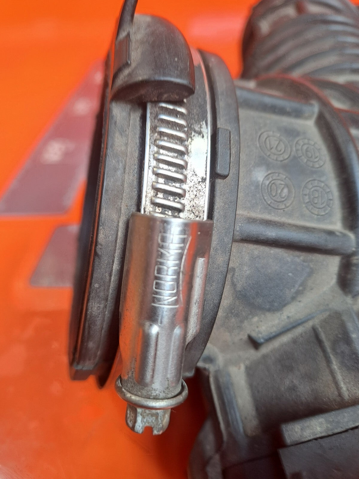 VW TRANSPORTER T6 2.0 DIESEL 2016 AIR INTAKE PIPE 7E0129627H Warranty A225 - Image 11