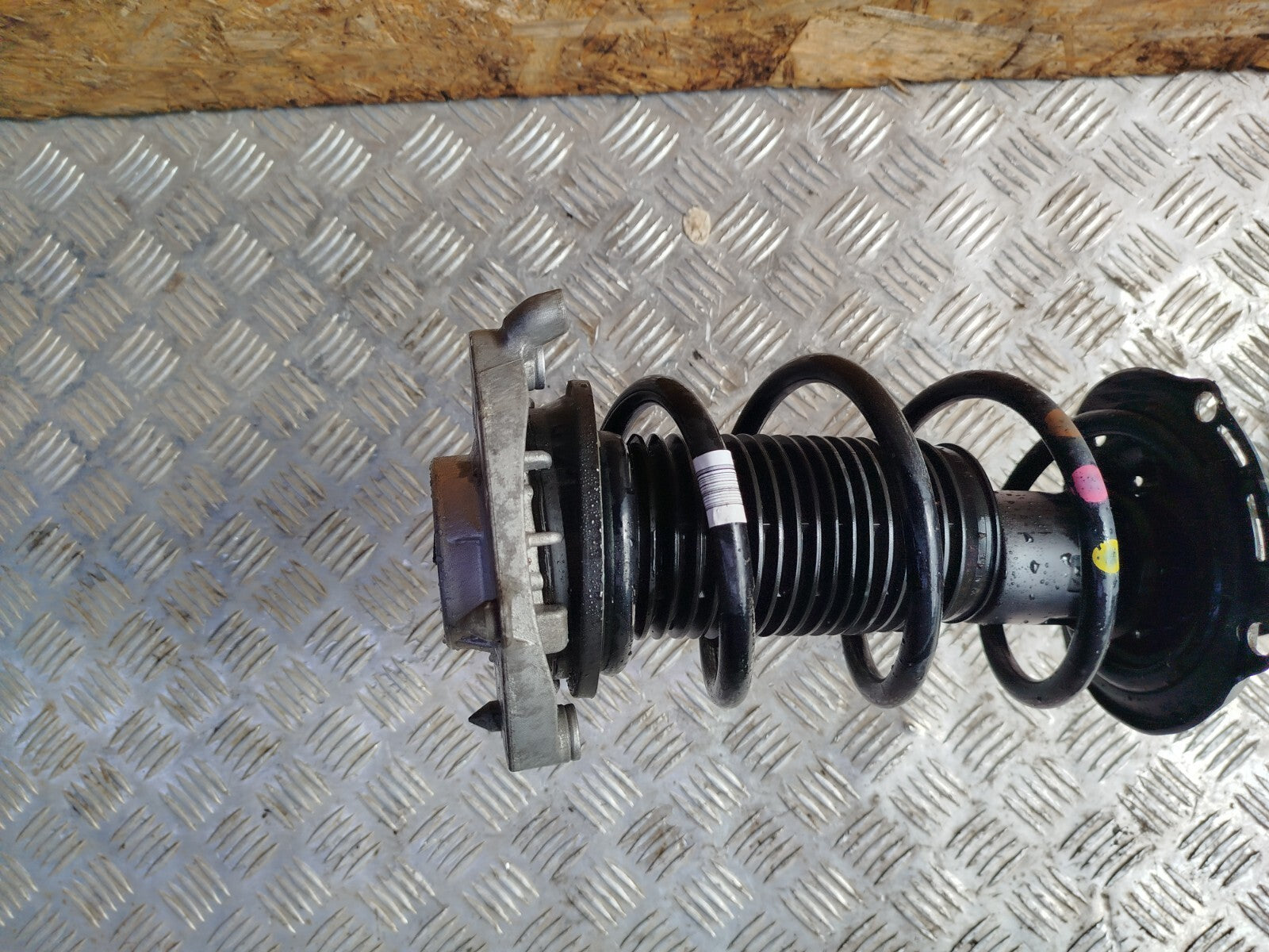 ✅CUPRA BORN V2 Ev 2023 FRONT RIGHT SUSPENSION LEG SHOCK ABSORBER HUB 1EA412013EF - Image 8