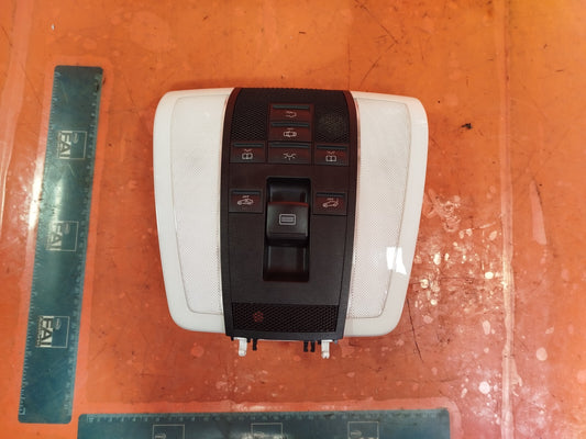 ✅Mercedes C-Class C250 W204 2.1 Diesel 2011 FRONT COURTESY LIGHT INTERIOR ROOF - Image 1