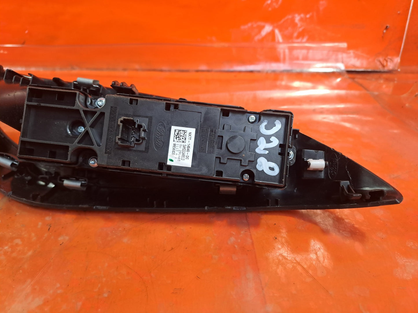 ✅2023 FORD PUMA TITANIUM WINDOW SWITCH FRONT RIGHT NX7T-14540-DC + WARRANTY A328 - Image 6