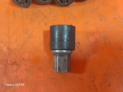 ✅2012 MERCEDES B CLASS W246 LOCKING WHEEL NUTS SET WITH KEY + WARRANTY A299 - Image 6