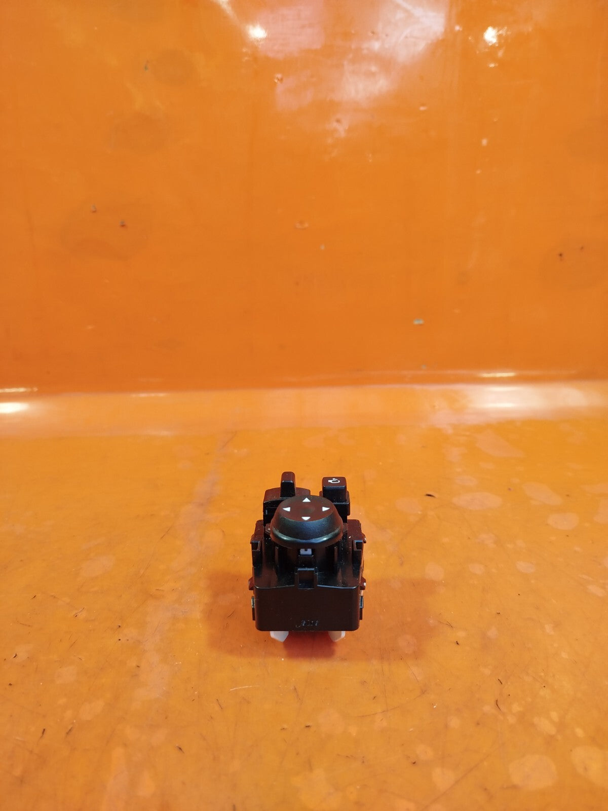 ebay-src:https://i.ebayimg.com/00/s/mtywmfgxmjaw/z/gp8aaoswbffnhvph/$_57.jpg