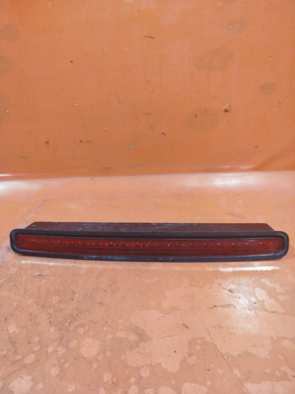 ✅2012 AUDI A5 1.8P BOOTLID CENTRE THIRD BRAKE LIGHT 8F0945401 + WARRANTY A222 - Image 1