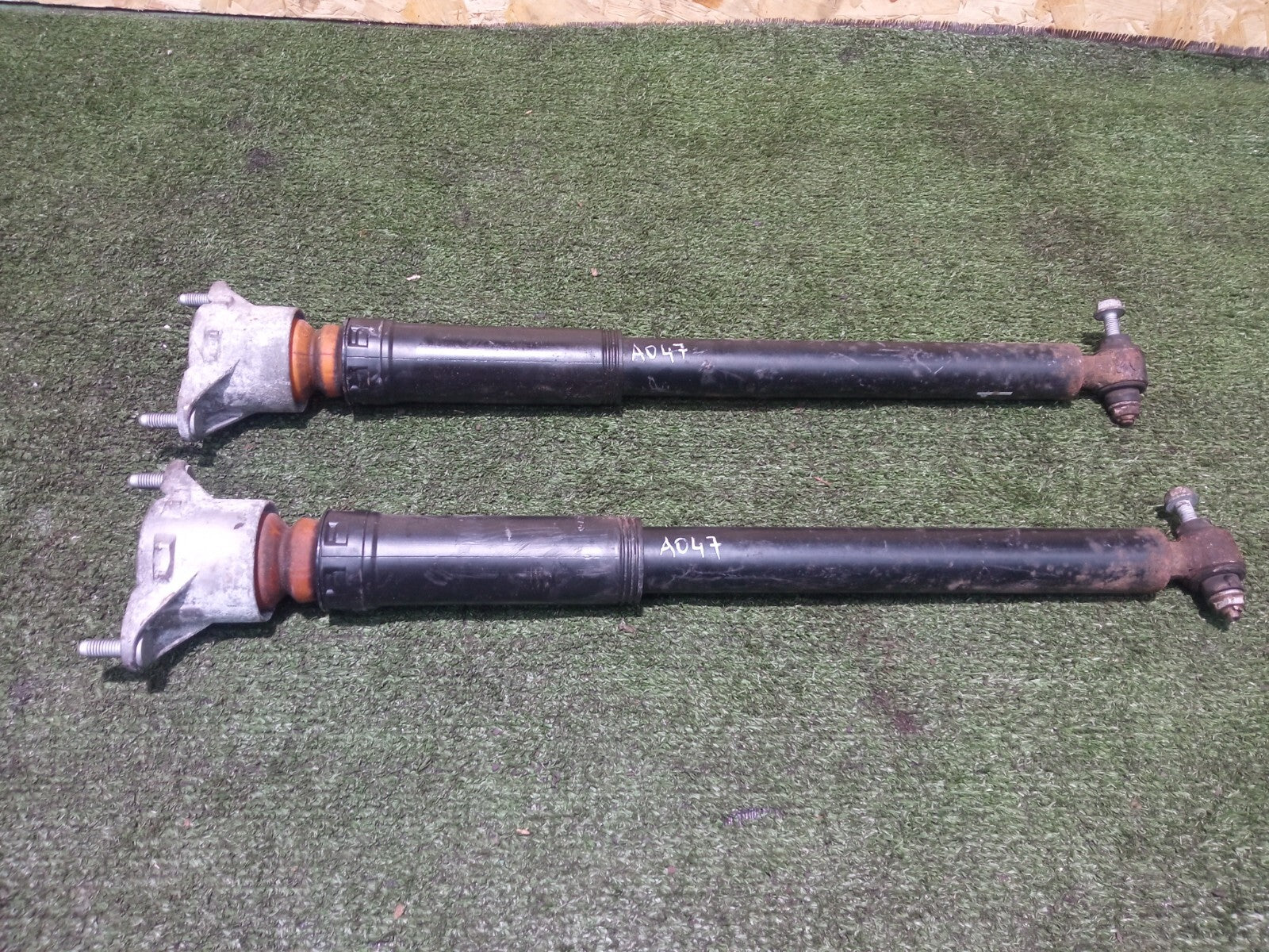 2015 MERCEDES A CLASS W176 AMG 2.1D REAR SHOCK ABSORBERS PAIR + WARRANTY A047 - Image 1