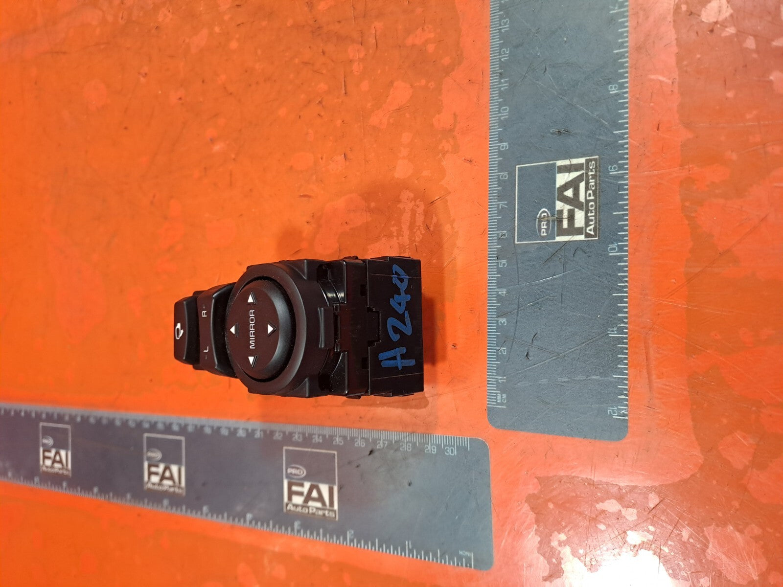✅2021 KIA STONIC GT-LINE 1.0P RIGHT DRIVER MIRROR CONTROL SWITCH 4D6480-1160 - Image 2