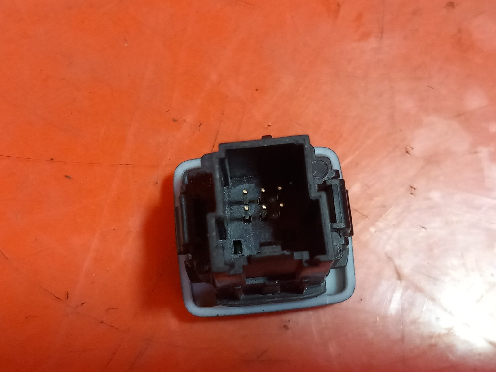 ebay-src:https://i.ebayimg.com/00/s/mtiwmfgxnjaw/z/8saaaeswsgdqk82a/$_57.jpg