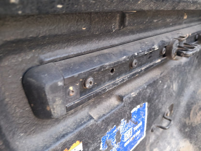 2017 Ford Ranger Wildtrak Rear Boot Lid Trunk Tie Down Rail Left Warranty A401 - Image 2