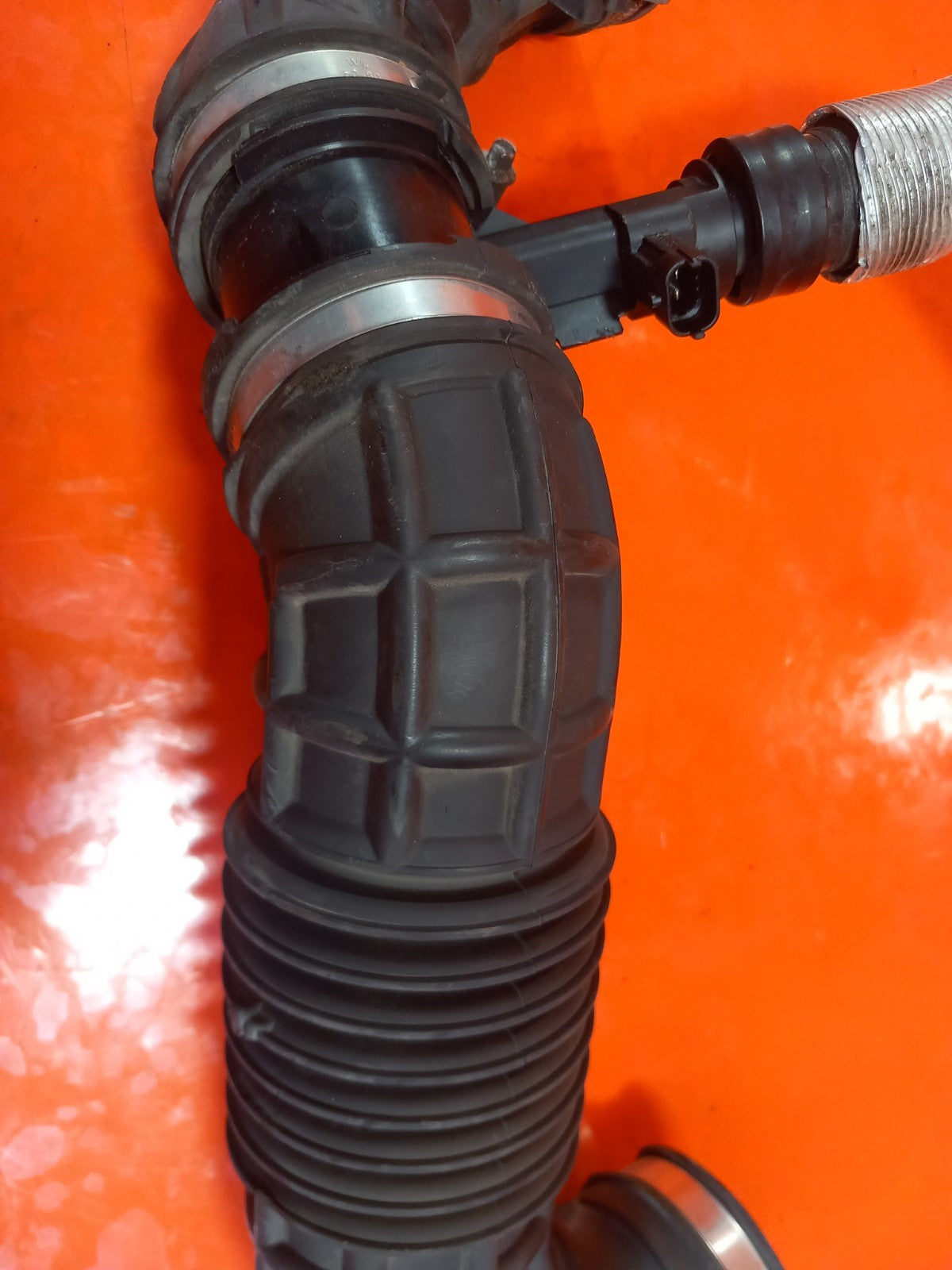 2021 Ford Transit Custom Air Intake Pipe GK21-9R504-AG Warranty A372 - Image 3