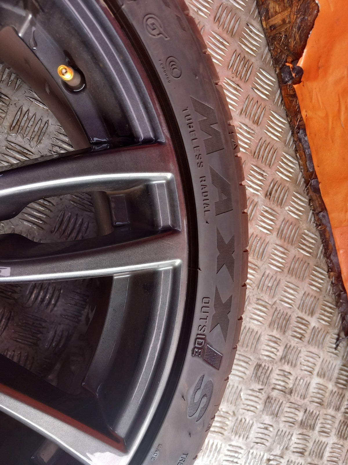 BMW F30 320D Xdrive 2.0 Diesel 2013 Rear Alloy Wheel With Tyre 255/35 R19 - Image 10