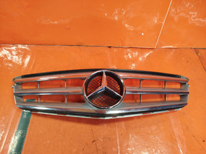 ✅2011 MERCEDES C CLASS W204 2.1 DIESEL FRONT RADIATOR GRILL a2048800023 - Image 1